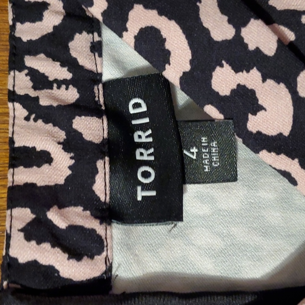 Torrid Spaghetti Strap Top on the Wild Side - 4X - Picture 3 of 7